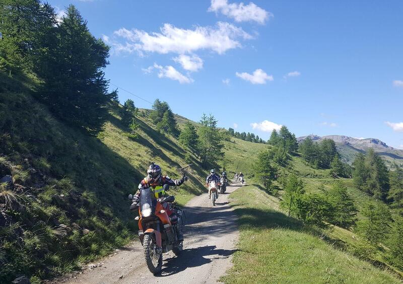 In moto oltre le nuvole. L&#039;Adventouring riparte