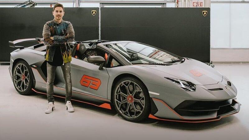 Jorge Lorenzo torna a correre in MotoGP con Ducati? Intanto si prende una Lamborghini V12