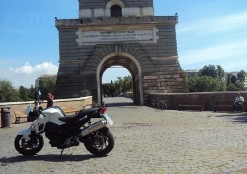 Turismo. La Roma che non ti aspetti, in moto