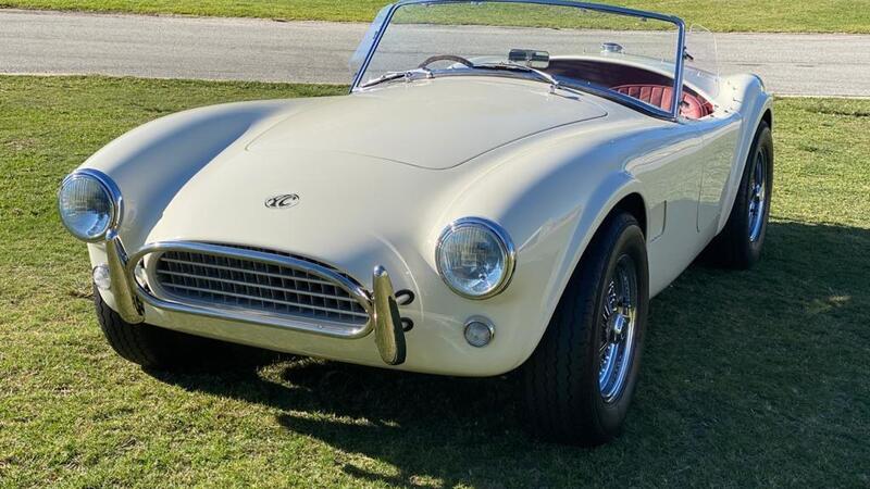 La AC Cobra rinasce elettrica con 312 CV