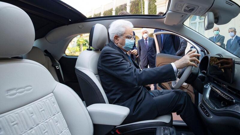 La nuova Fiat 500 elettrica presentata a Mattarella