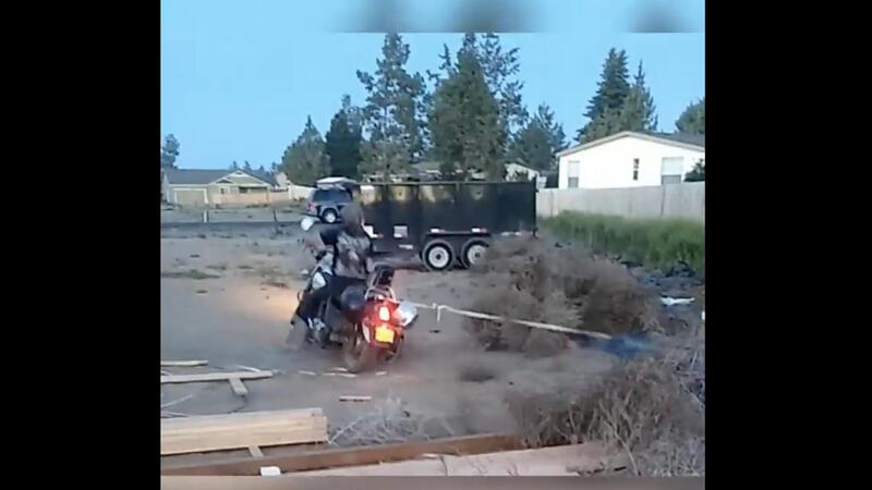 La moto non &egrave; una ruspa: caduta inevitabile ed &ldquo;epic fail&rdquo; che finisce  in rete [VIDEO VIRALE]