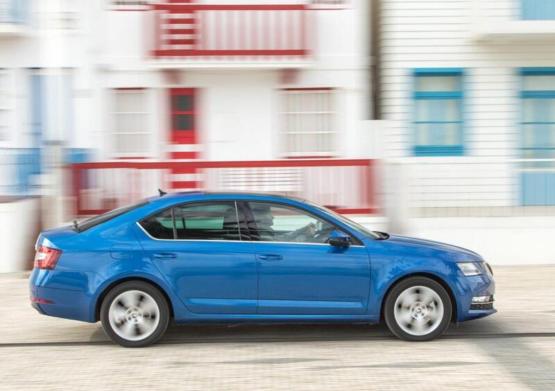 Skoda Octavia (2020-->>) (29)