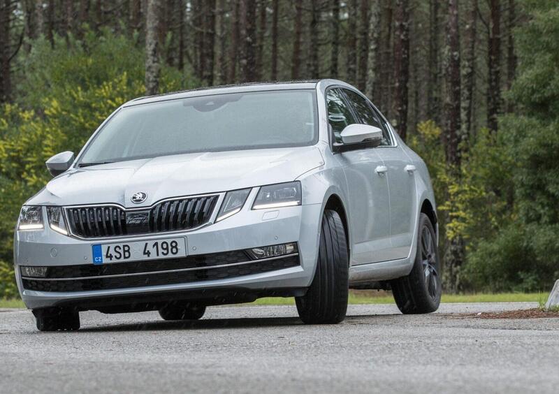 Skoda Octavia (2020-->>) (32)