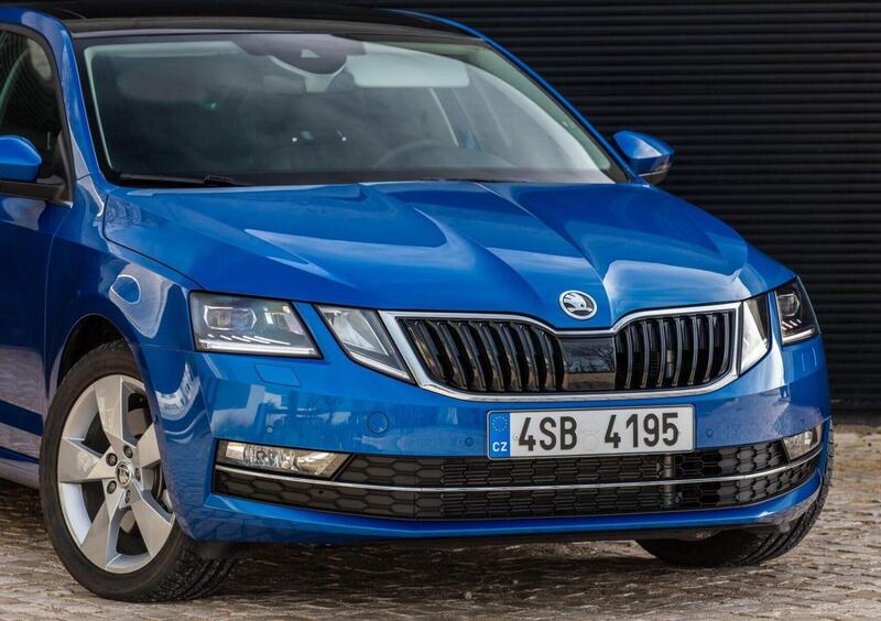 Skoda Octavia (2020-->>) (48)