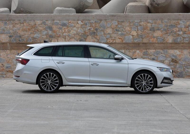 Skoda Octavia Station Wagon (2020-->>) (2)