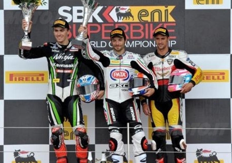 SBK Silverstone. Guintoli vince una gara di soli 8 giri