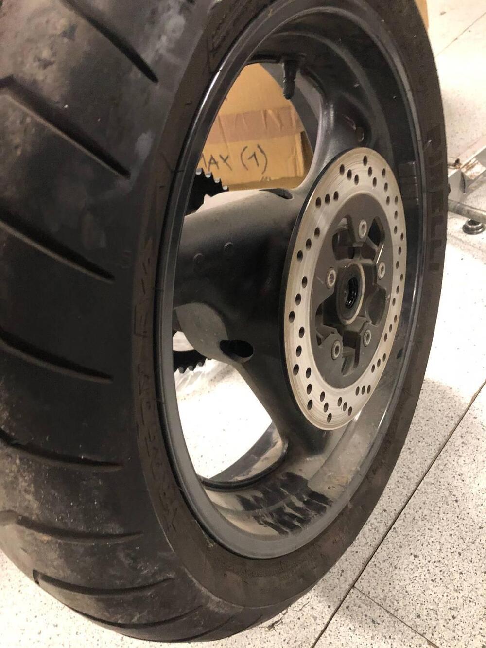 Cerchio posteriore per Suzuki FR 600 R (2)