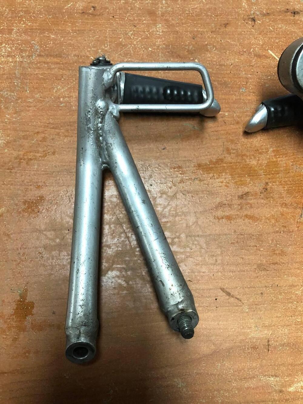 Coppia pedane posteriori Suzuki RF 600 R (4)