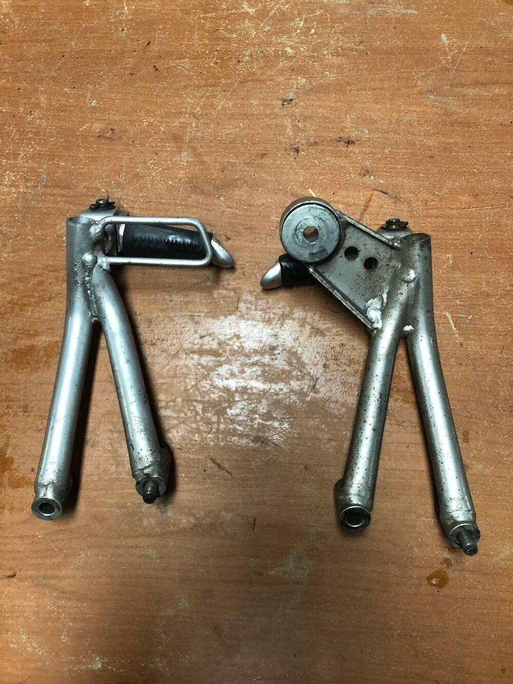 Coppia pedane posteriori Suzuki RF 600 R (2)