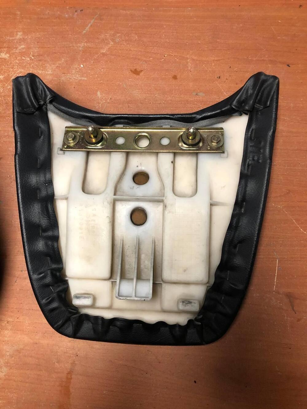 Coppia selle Suzuki RF 600 R (5)