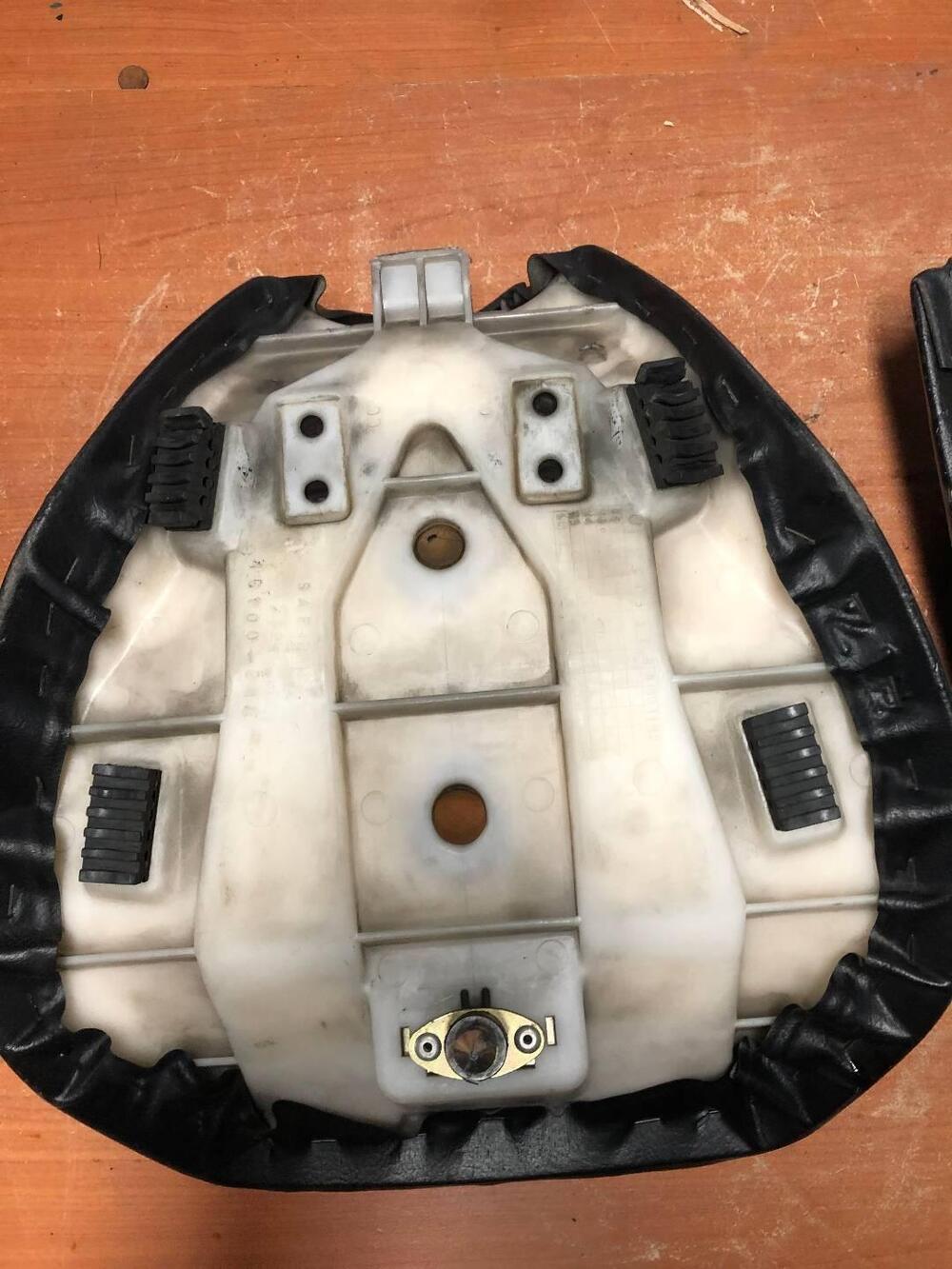 Coppia selle Suzuki RF 600 R (6)