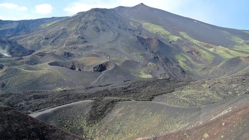 Viaggi e giri in moto, l&#039;itinerario della settimana: da Nicolosi ai 2.000 dell&#039;Etna