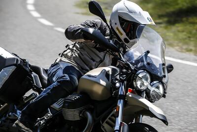 Moto Guzzi V85TT Travel TEST: godersi il viaggio!