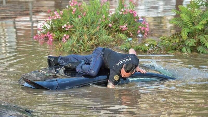 Palermo: le immagini della bomba d&#039;acqua che ha sconvolto la citt&agrave;