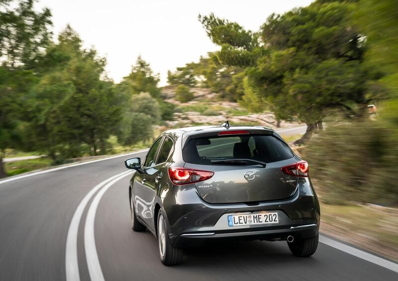 Mazda Mazda2 (2014-->>) (32)