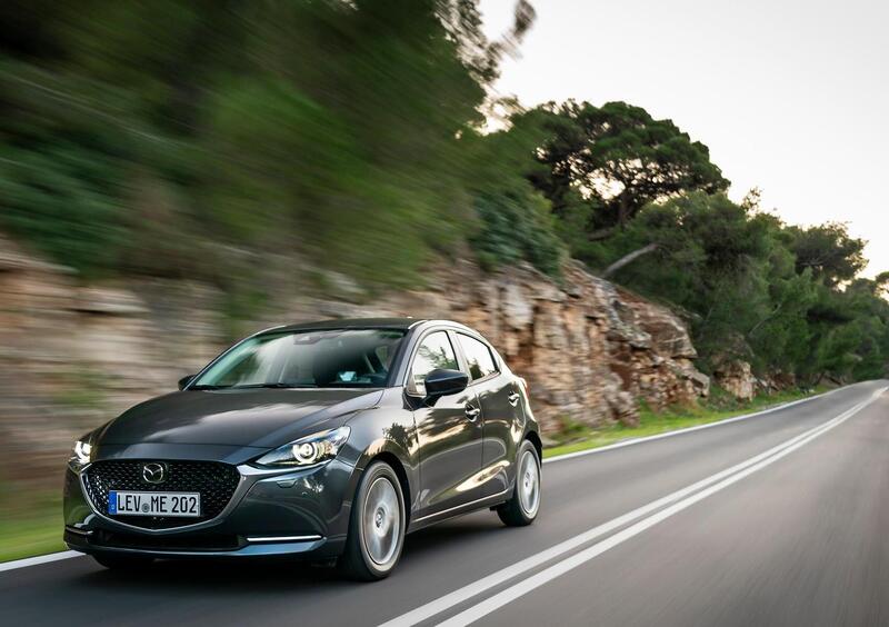 Mazda Mazda2 (2014-->>) (28)
