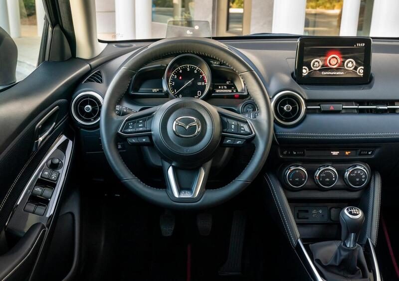 Mazda Mazda2 (2014-->>) (34)