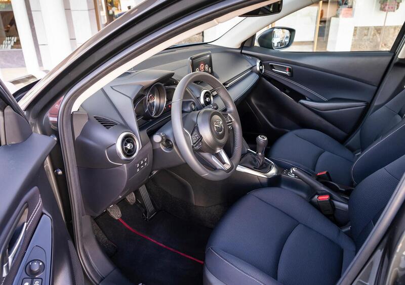 Mazda Mazda2 (2014-->>) (35)