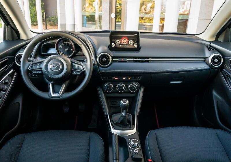 Mazda Mazda2 (2014-->>) (38)
