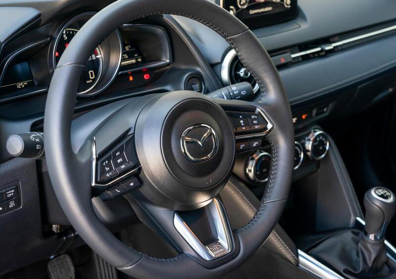 Mazda Mazda2 (2014-->>) (39)