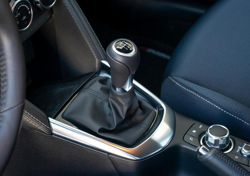 Mazda Mazda2 (2014-->>) (41)