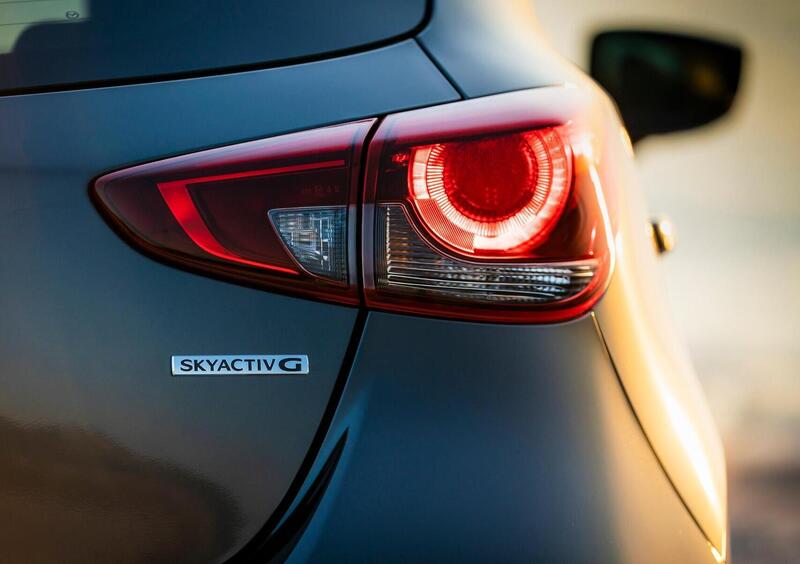 Mazda Mazda2 (2014-->>) (48)