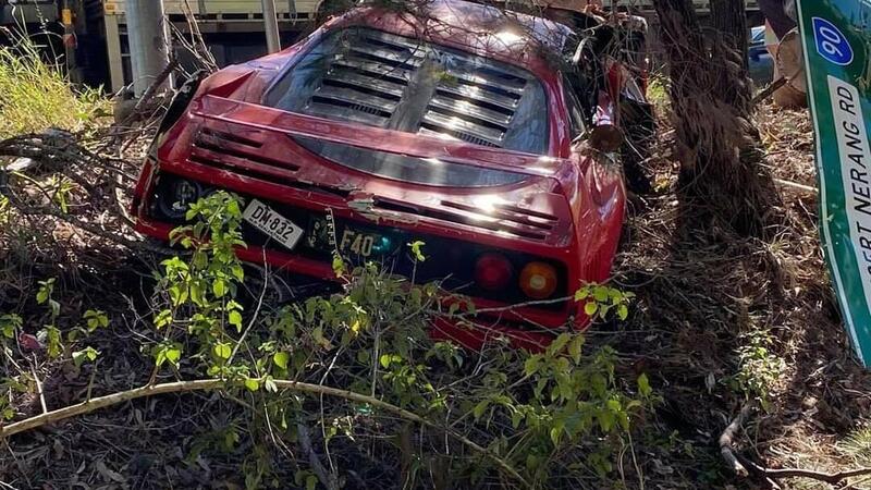 Schianto con la Ferrari F40: danni ingenti per l&#039;iconico gioiello italiano [GALLERY]