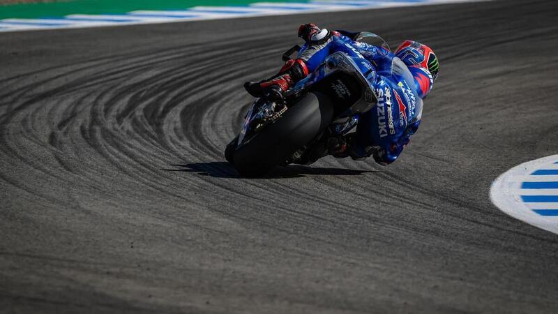 MotoGP 2020. Rins cade nelle QP, spalla lussata, domani salta il GP