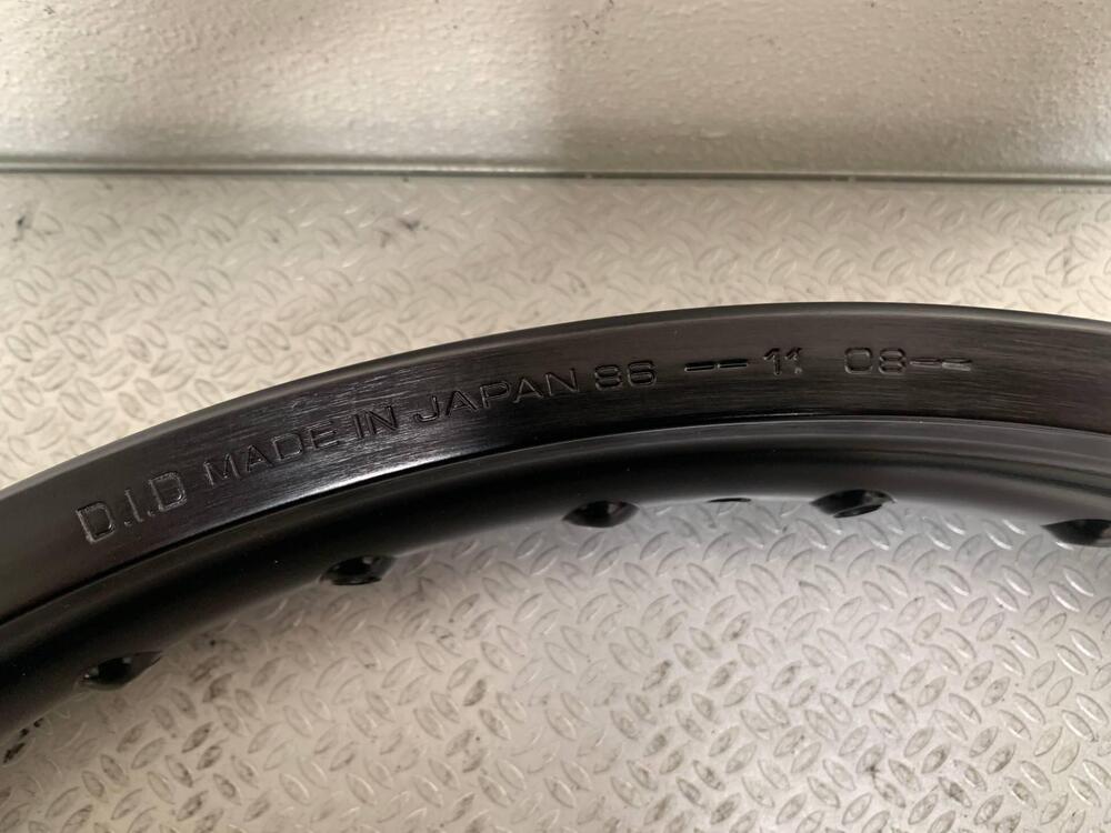 Cerchione lama J21x2.15 ant originale Honda Africa (5)