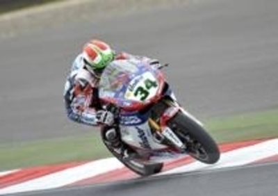 Giugliano e Checa dettano il ritmo nelle qualifiche a Mosca