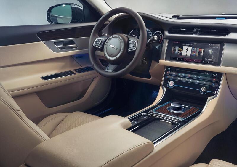 Jaguar XF (2015-24) (43)