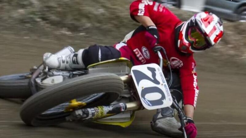 Motorcycle limbo: le moto da flat track e i pazzi piloti giapponesi [VIDEO VIRALE]