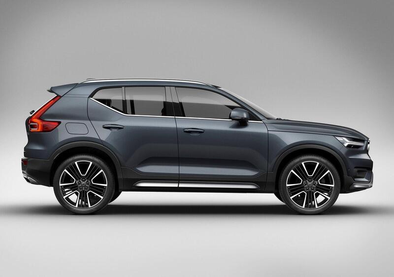 Volvo XC40 (2)