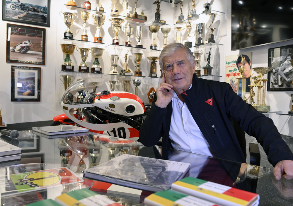 Giacomo Agostini non ha dubbi: &quot;Yamaha deve assecondare le richieste di Valentino Rossi&quot;