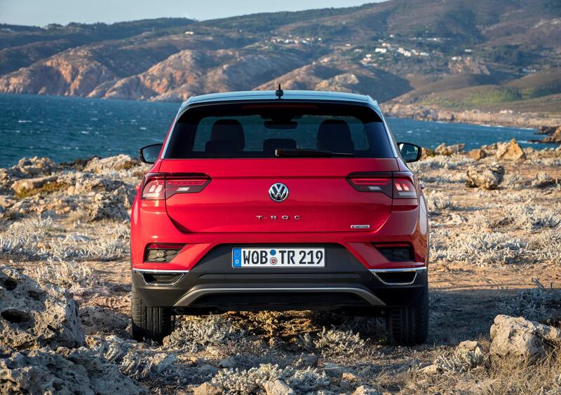Volkswagen T-Roc (2017-->>) (23)