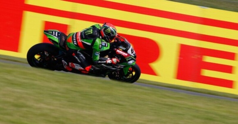 SBK 2016. Sykes chiude in testa le FP1 di Donington