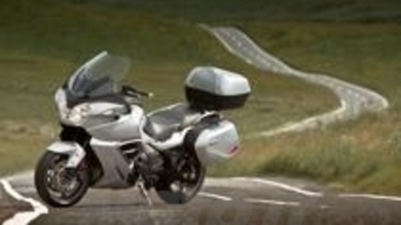 Triumph Trophy 1200, la parola ai concessionari   