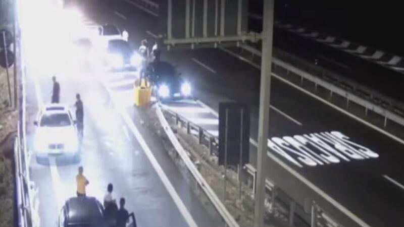 Corse clandestine sull&rsquo;autostrada CT-PA: quattro indagati [Video]