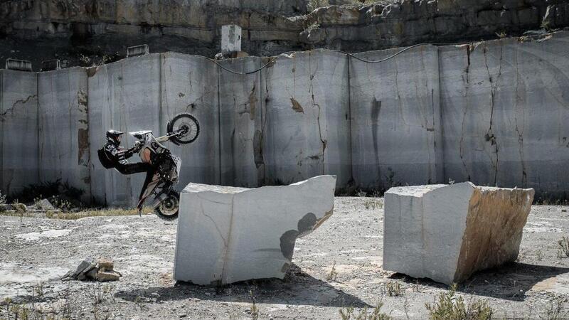 Trial con 190 kg di moto per Pol Tarr&eacute;s: che numeri con la Yamaha T&eacute;n&eacute;r&eacute; 700