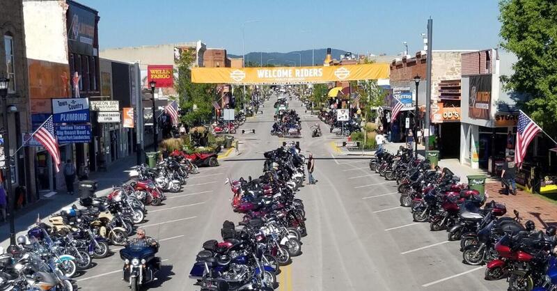 250.000 motociclisti attesi a Sturgis. Nonostante il Covid-19