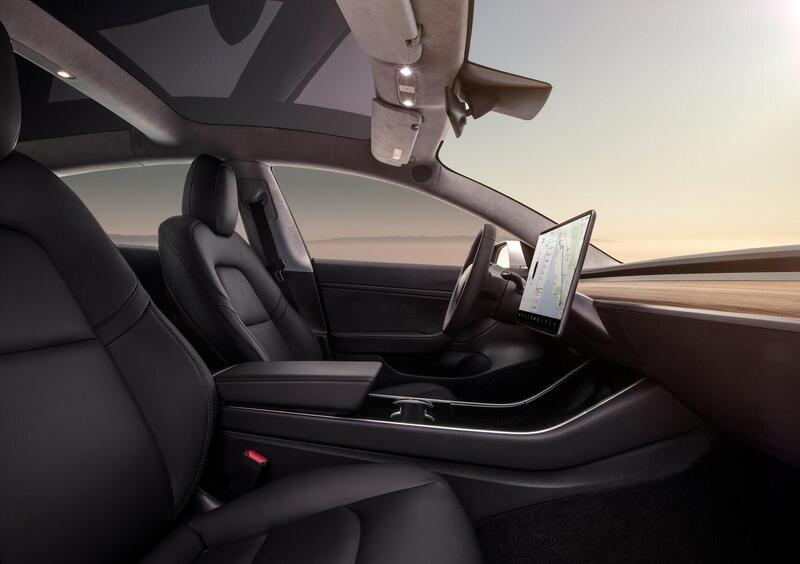 Tesla Model 3 (31)