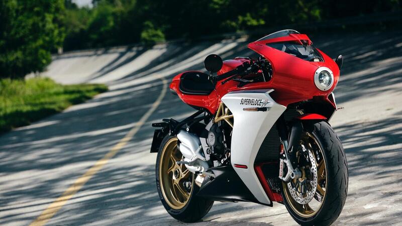 MV Agusta Superveloce 800: sempre pi&ugrave; sexy e ancora pi&ugrave; estrema [GALLERY FOTO E VIDEO]