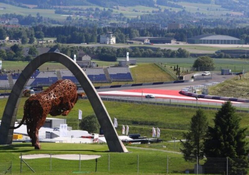 Orari TV MotoGP 2020. GP d&#039;Austria a Spielberg su SKY, Dazn e TV8