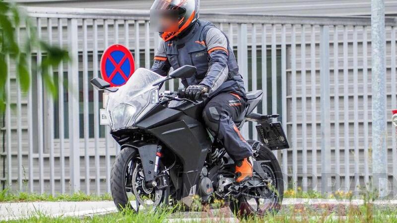 KTM RC390 2021. Come cambia!