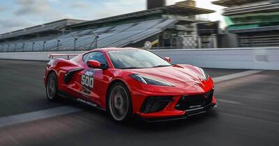 La Chevrolet Corvette 2020, rosso torcia, &egrave; la nuova Indy 500 Pace Car