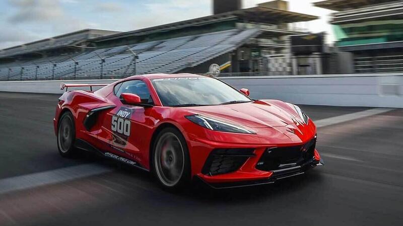 La Chevrolet Corvette 2020, rosso torcia, &egrave; la nuova Indy 500 Pace Car