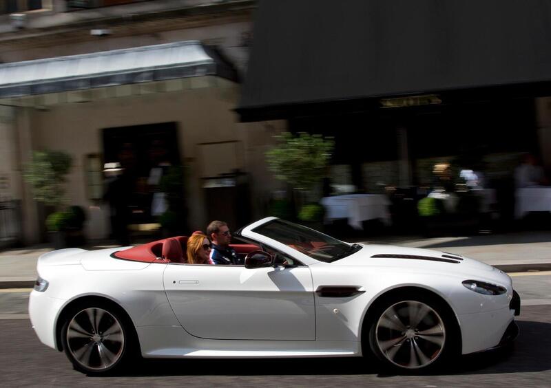 Aston Martin V12 Cabrio (2013-20) (19)