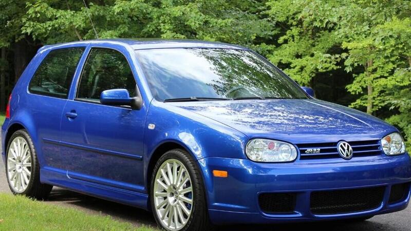 Cosa non si fa per una Volkswagen Golf R32: record per una 2004 [VIDEO]