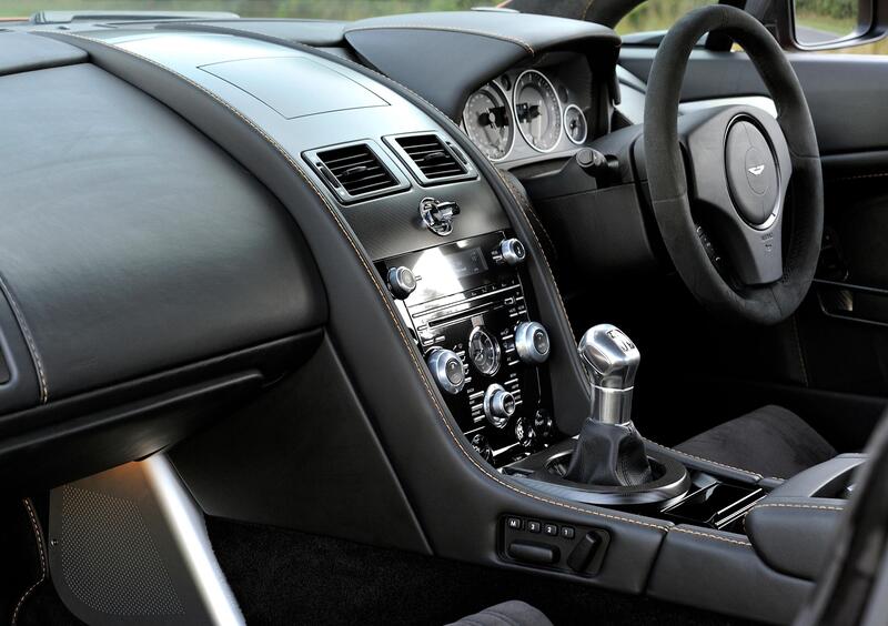 Aston Martin V8 Vantage (2005-20) (12)